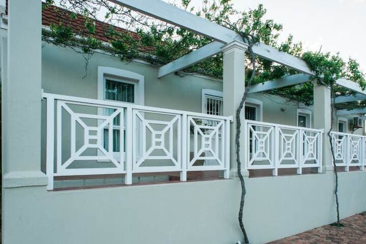 Clos Malverne Wine Estate Accommodation photo 4