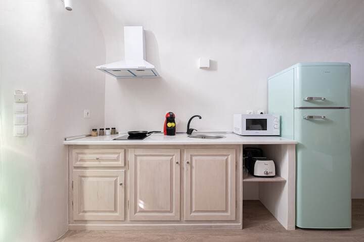 White Orchid Cave House & Studio photo 4
