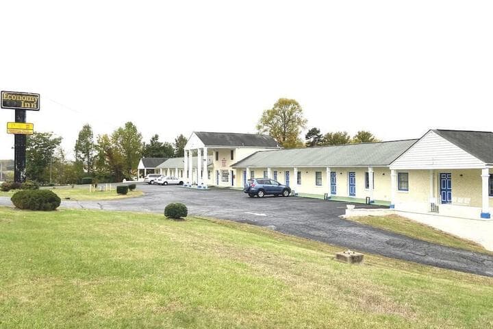 Economy Inn photo 3