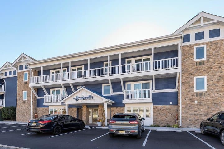 Avalon destination view