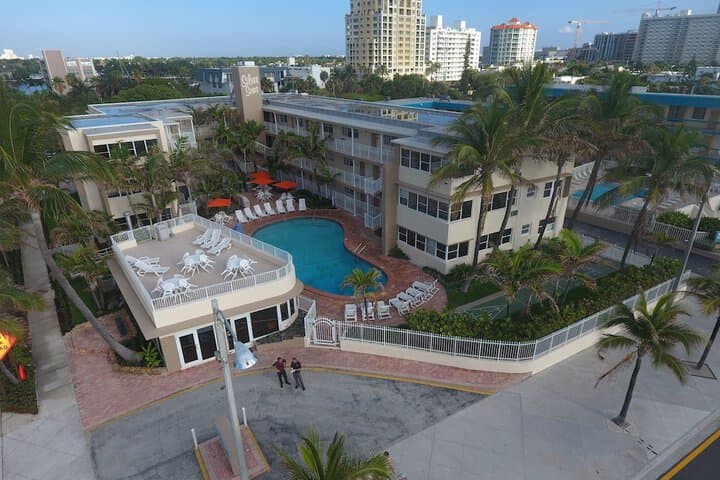 Silver Seas Beach Resort photo 3