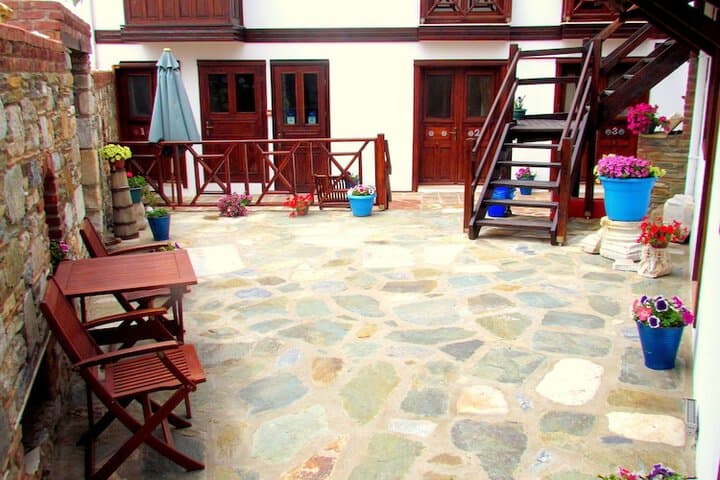 Amazon Petite Palace photo 4