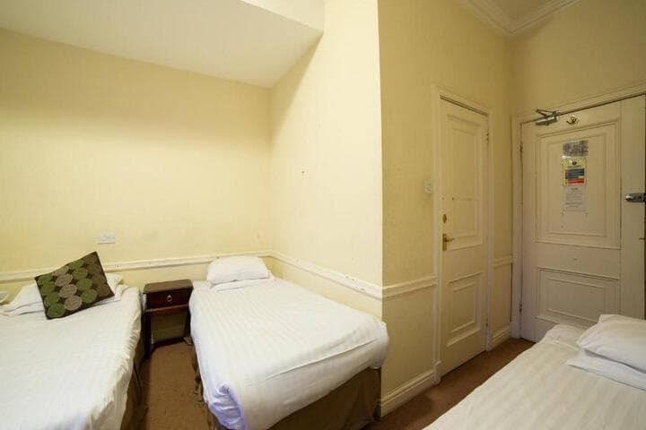 OYO George Hotel photo 5