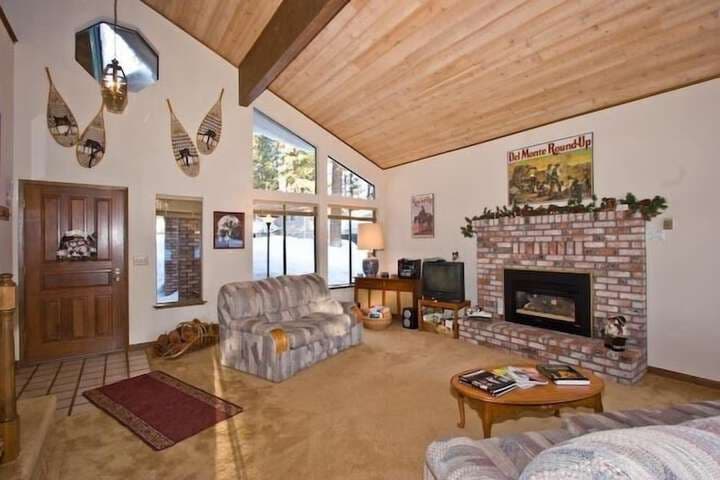 2485 Tepee Ct. photo 4
