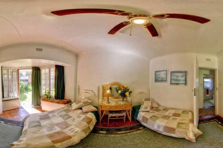 Cosy Den B&B Luxury Guest House Style photo 3