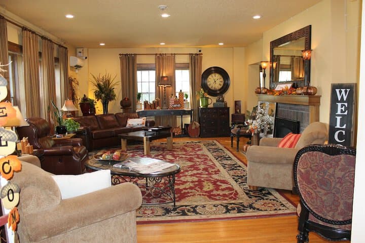 Iowa House photo 5