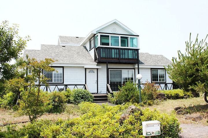 Sharons House photo 2