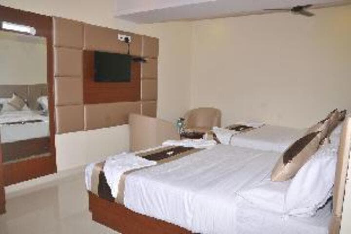 Hotel Raama Grand photo 5