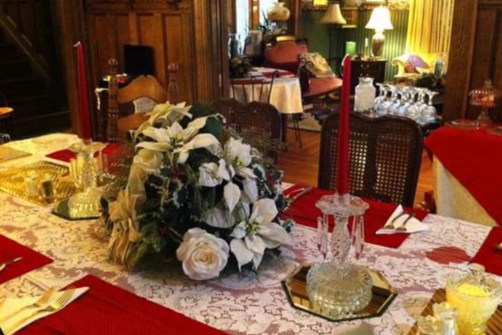 Brass Pineapple Inn photo 5
