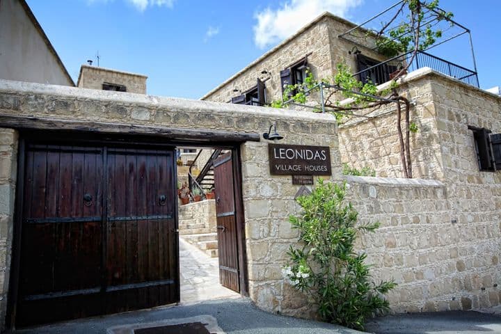 Leonidas Village Houses photo 3
