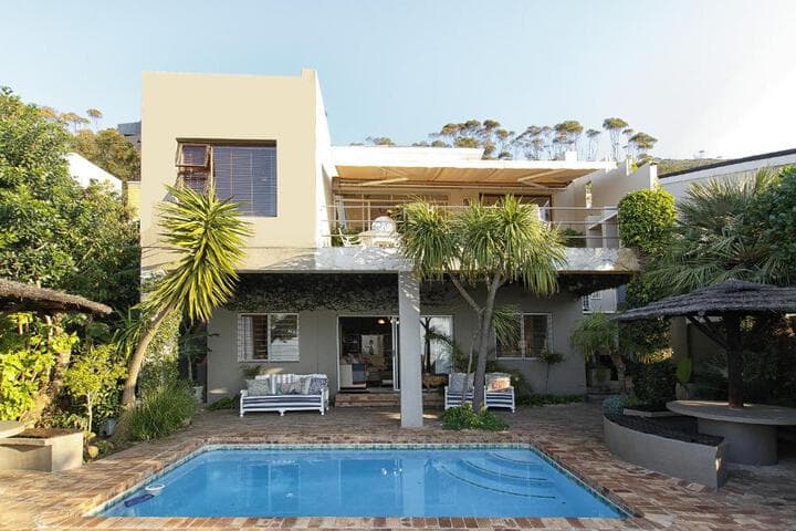 Bluegum Hill Guesthouse & Apartments Loadshedding Lights & WIFI always on photo 5