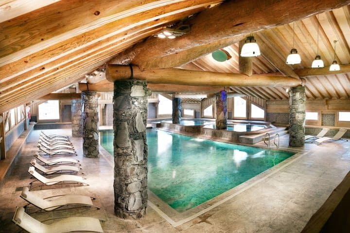 Le Châtelard destination view