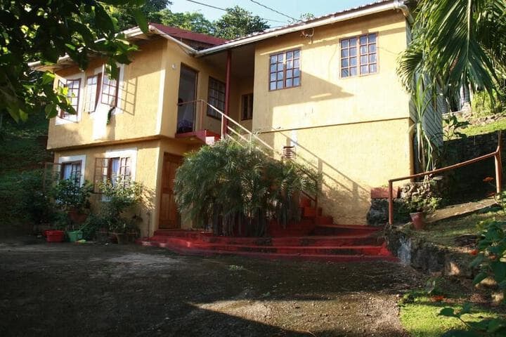La Familia Guesthouse photo 3
