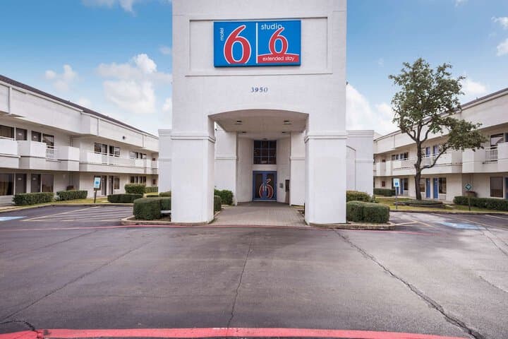 Motel 6 Irving TX Irving DFW Airport East photo 4