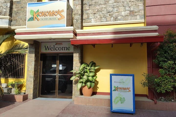 Kokomos Suites Hotel photo 3