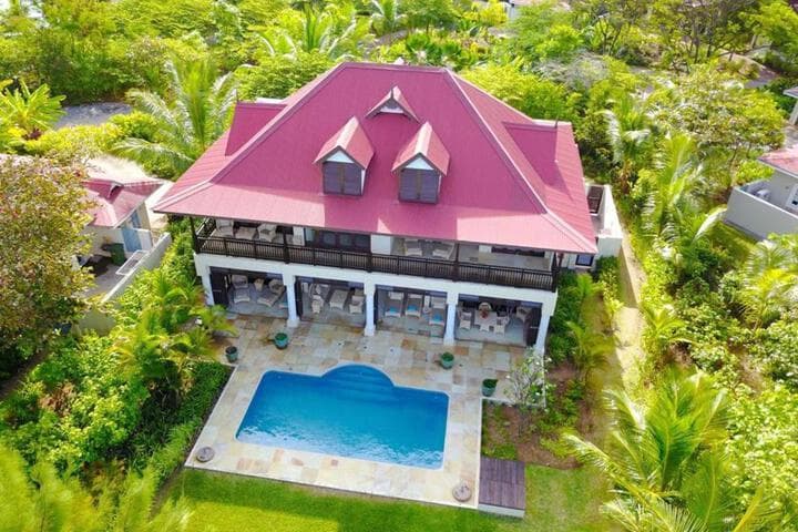 Luxurious Villa photo 2