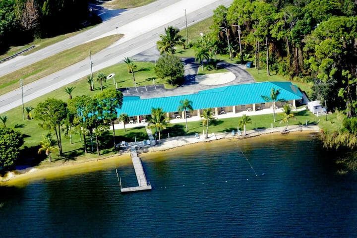 Lake Grassy Inn & Suites photo 4