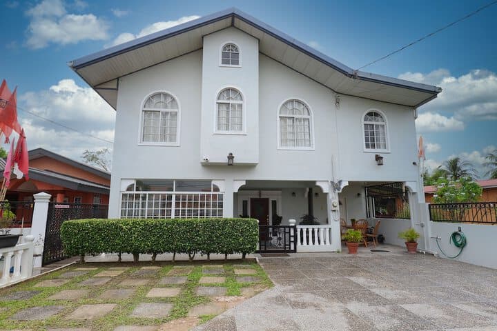 Airport Inn photo 2