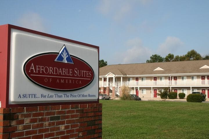 Affordable Suites Shelby photo 3