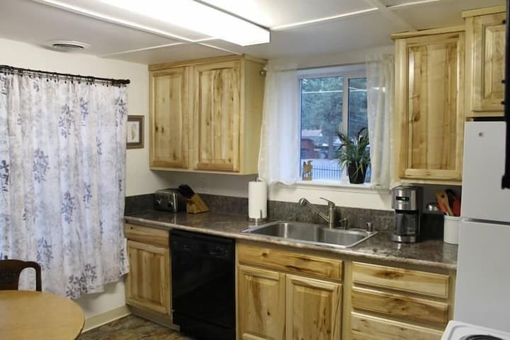 780 Merced Ave. photo 5
