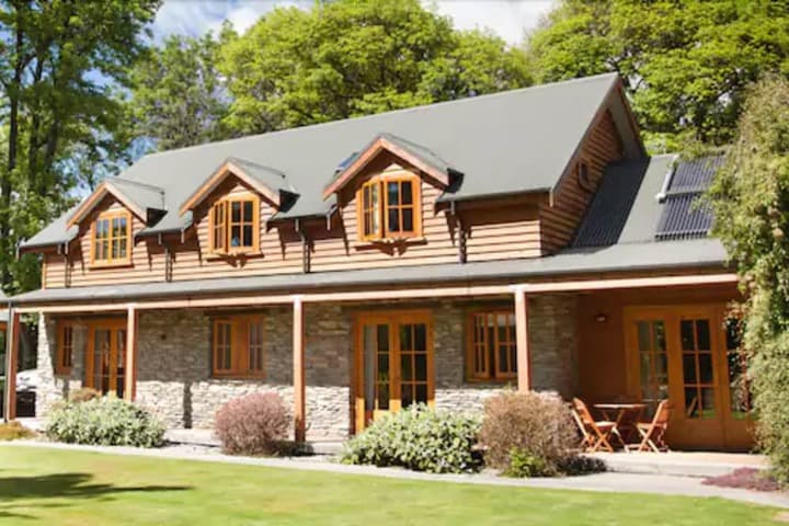Wanaka Homestead Lodge & Cottages photo 2