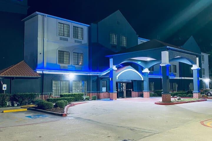 Captain Inn & Suites photo 2