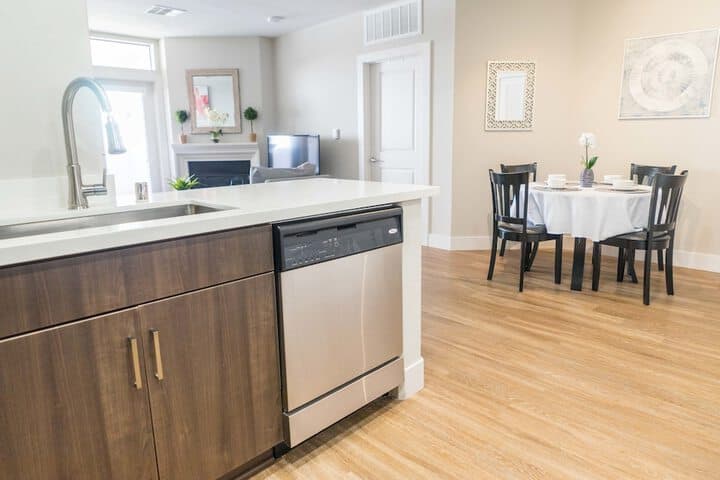 Glendon Apartments photo 4