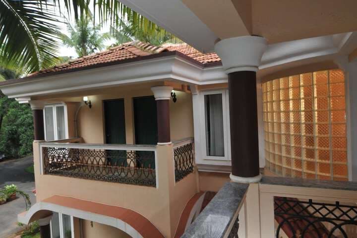 Elegant Shades photo 3
