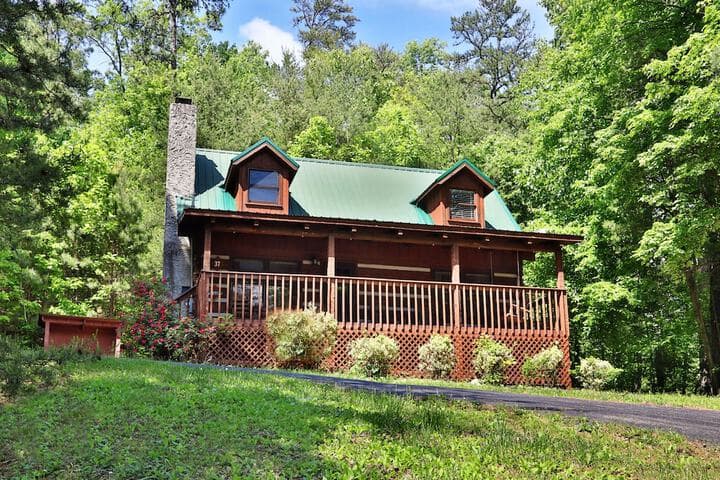 Bear Trails Two Bedroom Cabin photo 2