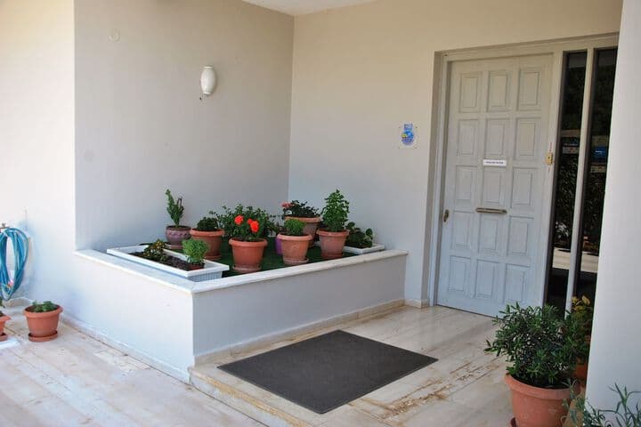 Filoxenia Hotel & Apartments photo 2