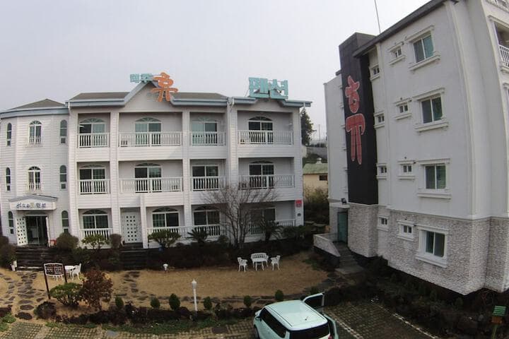 Jungmun JejuHue Pension photo 3