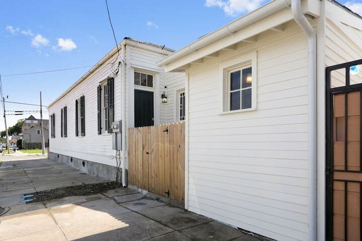 2038 Iberville Studio Rear 2BD photo 3