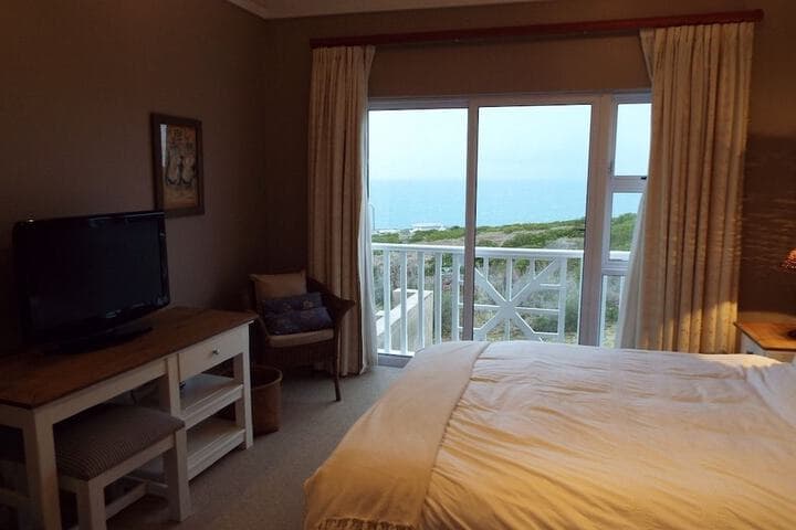 Pinnacle Point Pool Lodge photo 2