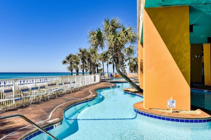 Splash Beach Resort by Book That Condo photo 4