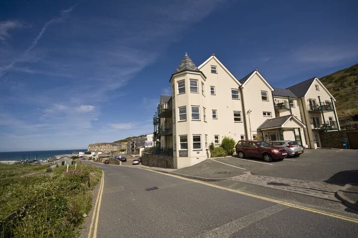 Beachcombers Apartments photo 2