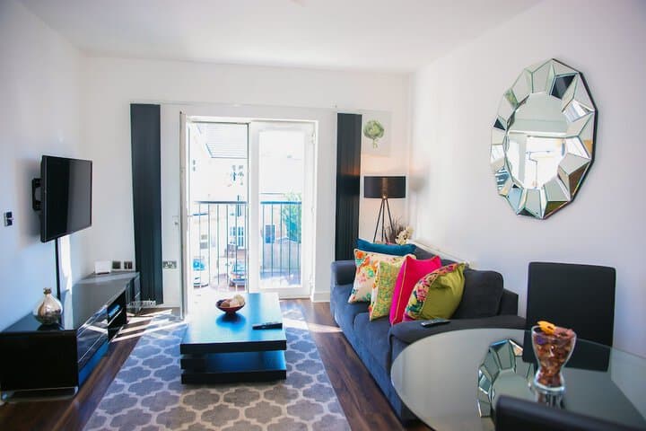 Modern 2 Bedroom Apartment photo 1