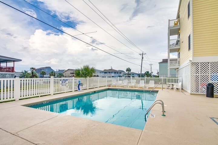 Grove Pointe 201 photo 5