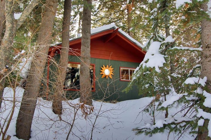 Treehouse by the Stream photo 3