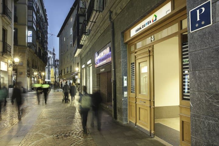 Casual Bilbao Gurea photo 3