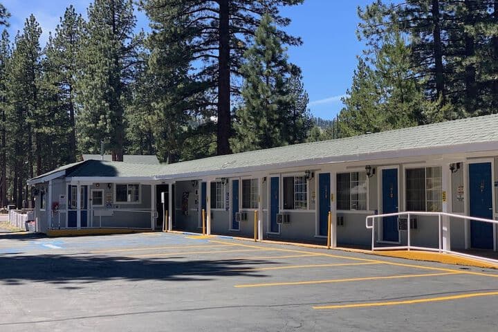 Apex Inn photo 1