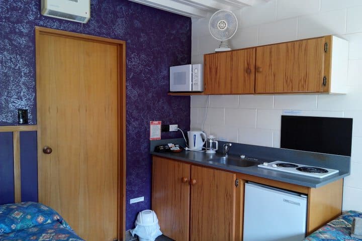 Larchwood Motel photo 3