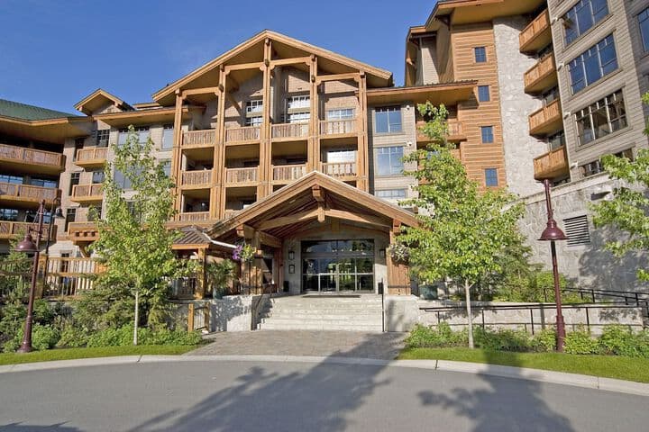 First Tracks Lodge photo 5