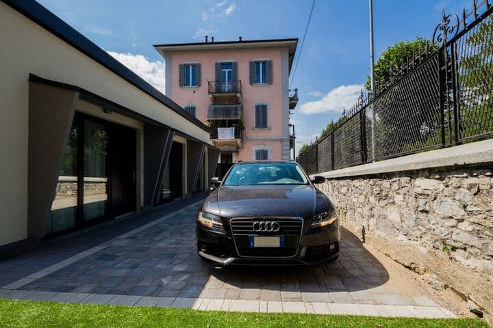 HOMIQUO Royal Suite Como Lake photo 2