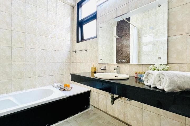 BluO Studio Defence Colony BathTub Kitchen photo 1