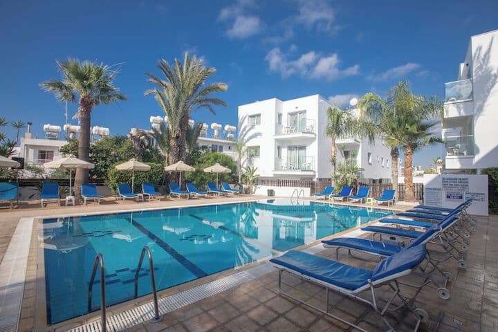 Pavlinia Hotel Apartments photo 3