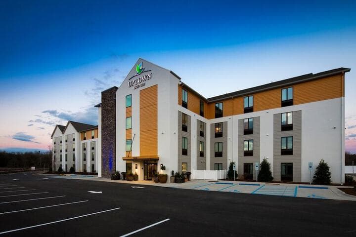 Uptown Suites Extended Stay Denver CO – Centennial photo 2