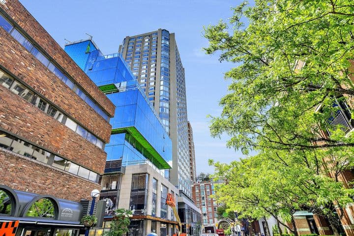 QuickStay Yorkville Dream (Yonge & Bloor) photo 3