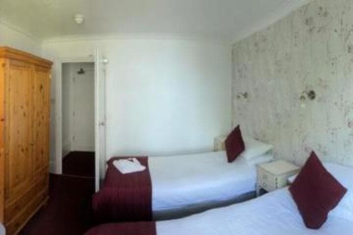 The Sherwood Guest House photo 2