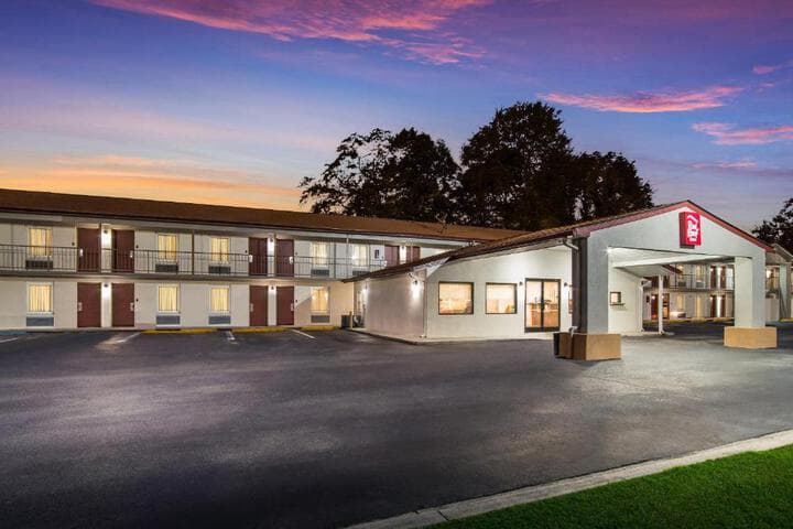 Red Roof Inn St. George SC photo 4