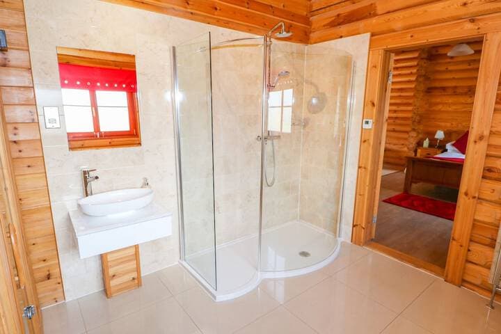 Ash Lodge photo 5